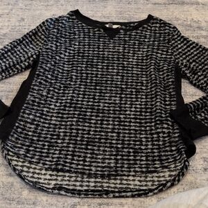 5/$20 Secret Treasures Black and White Knitwear